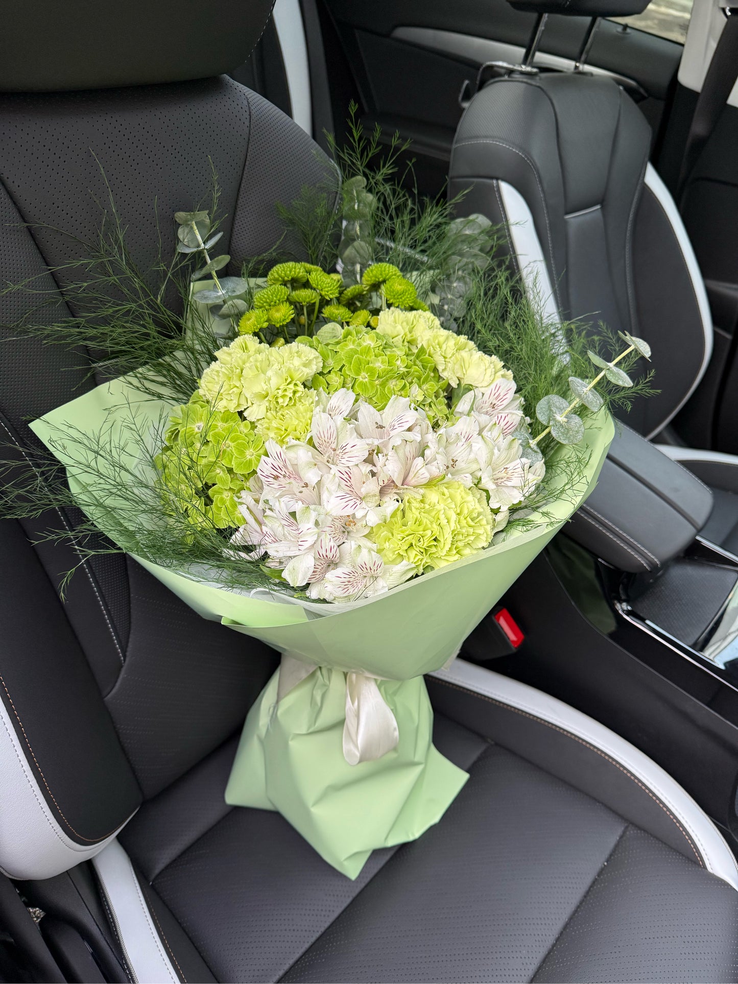 Green Serenity – Fresh Floral Bouquet