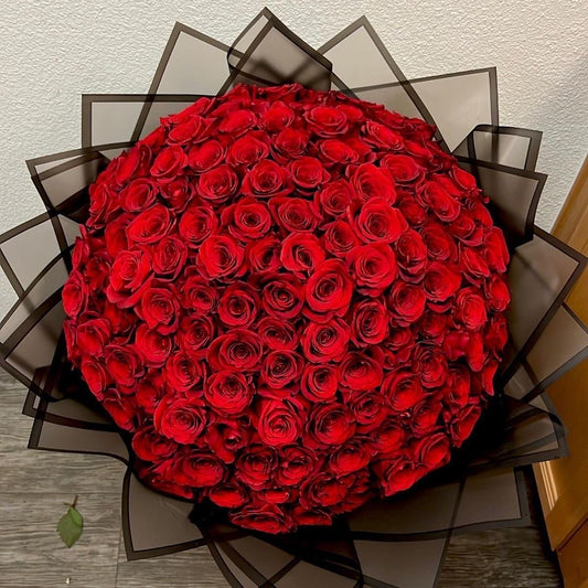101 Red Roses – Grand Luxury Bouquet
