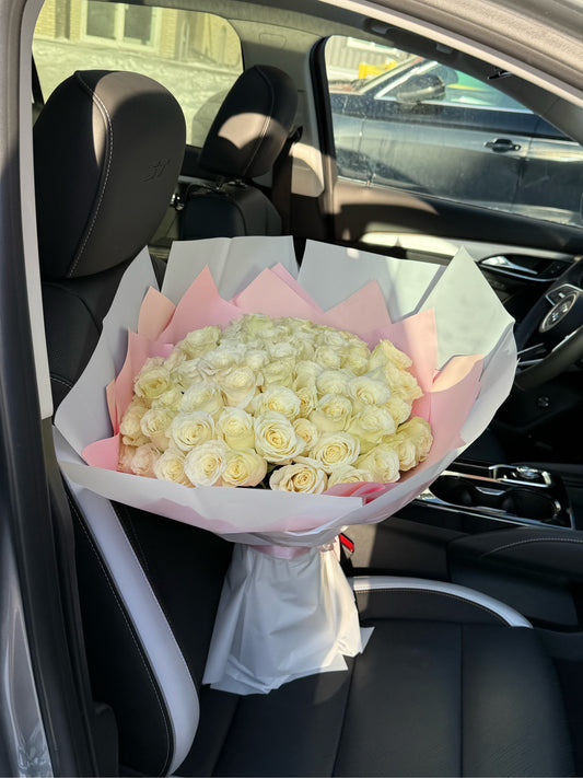 Pure Elegance – Luxury White Rose Bouquet