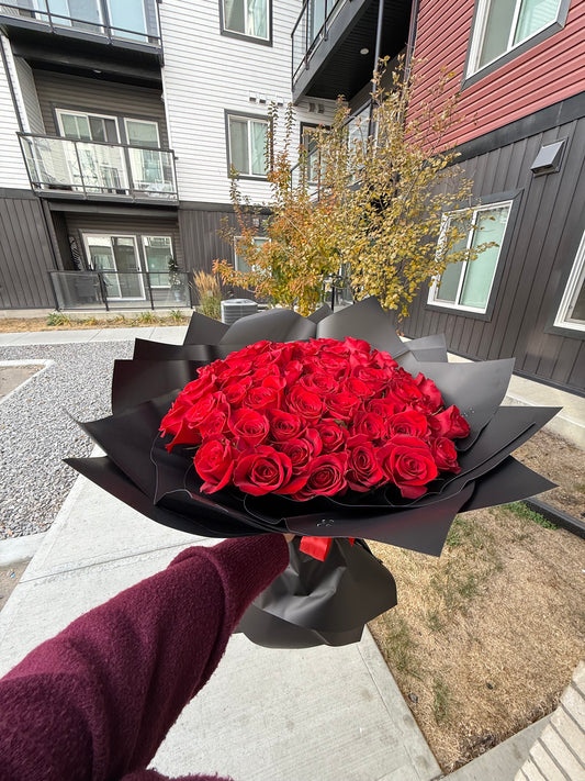 Grand Passion – Luxury Red Rose Bouquet